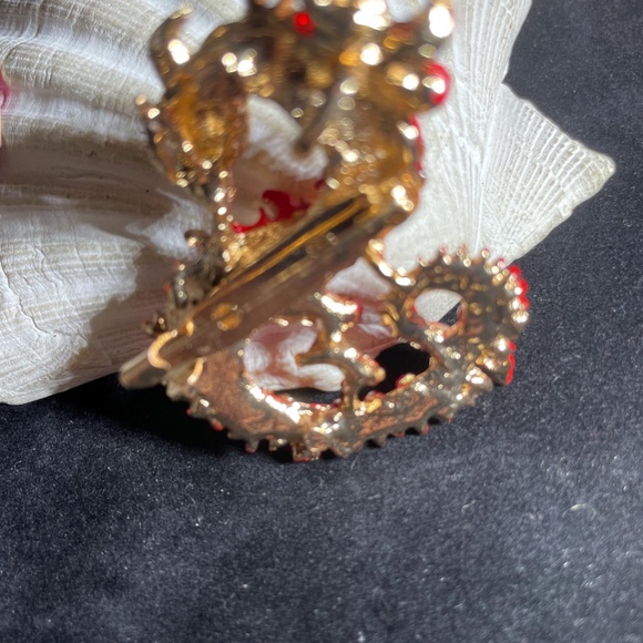 NEW BETSEY JOHNSON RED SNAKEL CRYSTAL EMBELLISHED BROOCH PIN - Picture 4 of 4